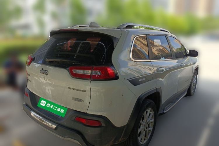 Used Jeep Cherokee 2016 2.4L Leading Edition Rear Right 45 Deg