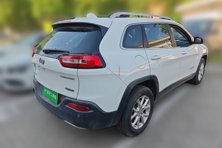 Used Jeep Cherokee 2016 2.4L Professional Smart Version Rear Right 45 Deg