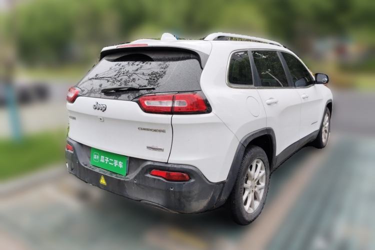 Used Jeep Cherokee 2016 2.4L Leading Smart Version Rear Right 45 Deg