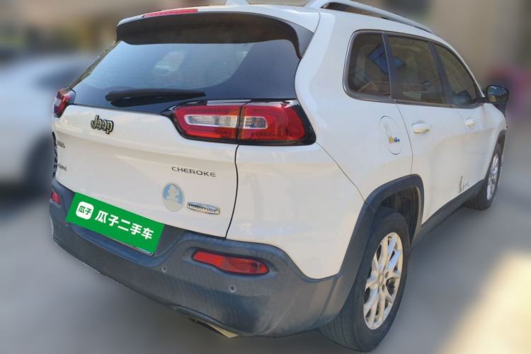 Used Jeep Cherokee 2016 2.4L Leading Edition Rear Right 45 Deg