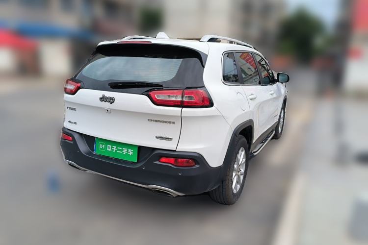 Used Jeep Cherokee 2016 2.4L Professional Smart Version Rear Right 45 Deg
