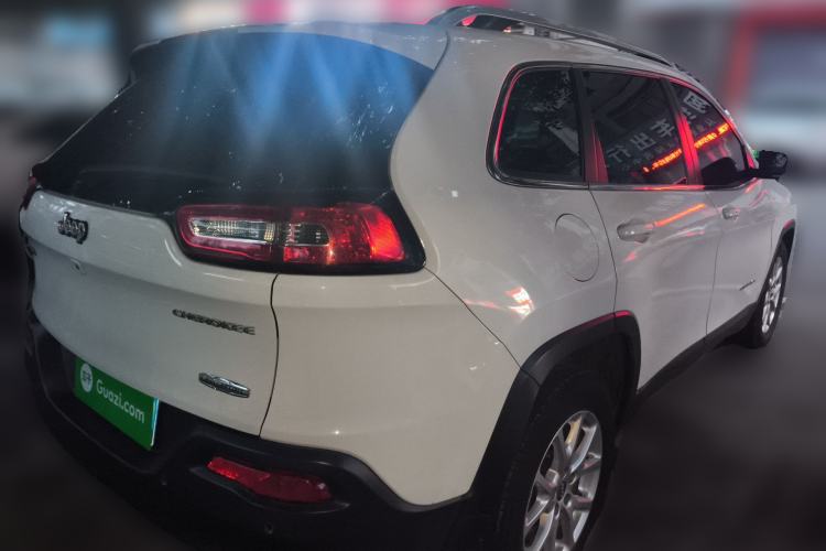 Used Jeep Cherokee 2016 2.0L Smart Version Rear Right 45 Deg