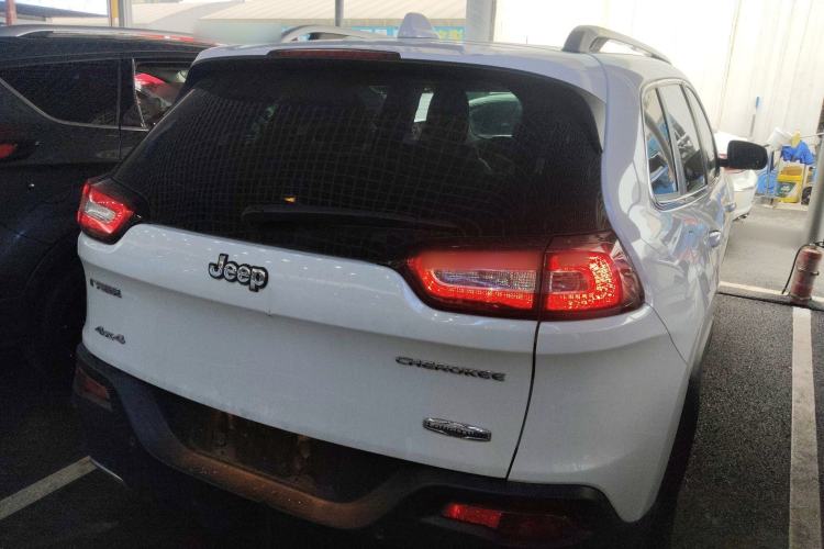 Used Jeep Cherokee 2016 2.4L Professional Edition Rear Right 45 Deg