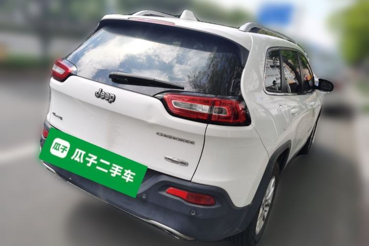 Used Jeep Cherokee 2016 2.4L Professional Edition Rear Right 45 Deg
