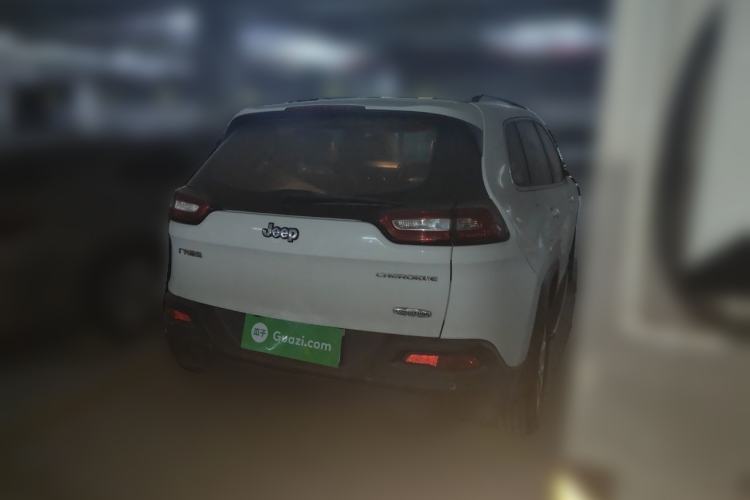 Used Jeep Cherokee 2016 2.4L Leading Smart Version Rear Right 45 Deg