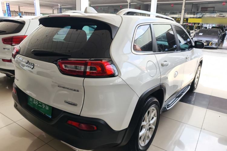 Used Jeep Cherokee 2016 2.4L Professional Edition Rear Right 45 Deg