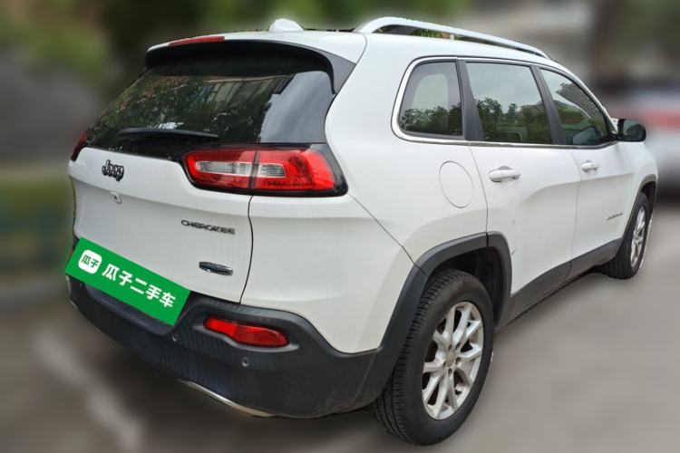 Used Jeep Cherokee 2016 2.4L Professional Smart Version Rear Right 45 Deg