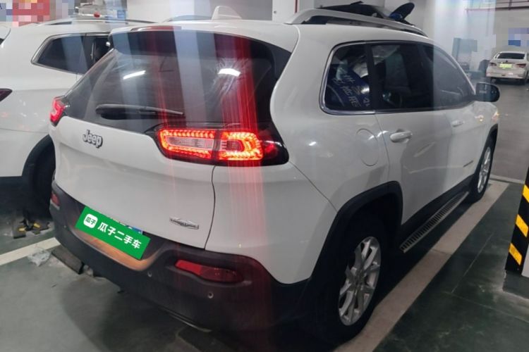 Used Jeep Cherokee 2016 2.4L Leading Edition Rear Right 45 Deg