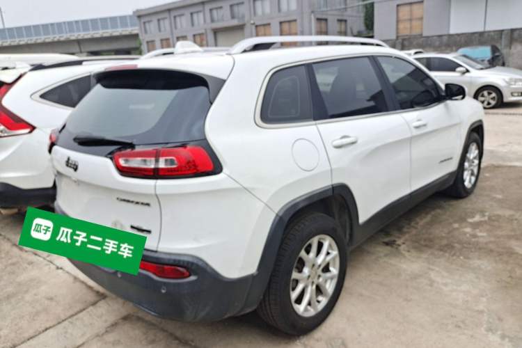 Used Jeep Cherokee 2016 2.0L Superior Edition Rear Right 45 Deg