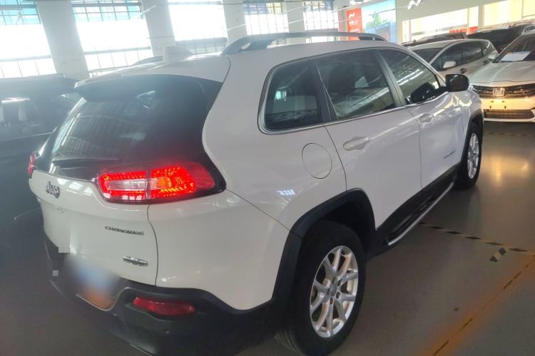 Used Jeep Cherokee 2016 2.4L Leading Smart Version Rear Right 45 Deg