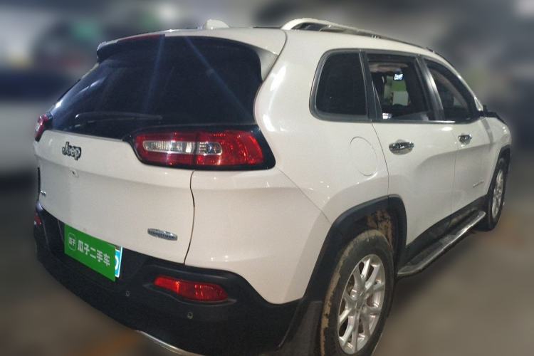 Used Jeep Cherokee 2016 2.4L Professional Smart Version Rear Right 45 Deg