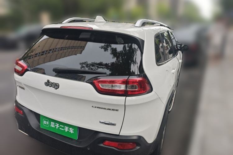 Used Jeep Cherokee 2016 2.4L Leading Smart Version Rear Right 45 Deg