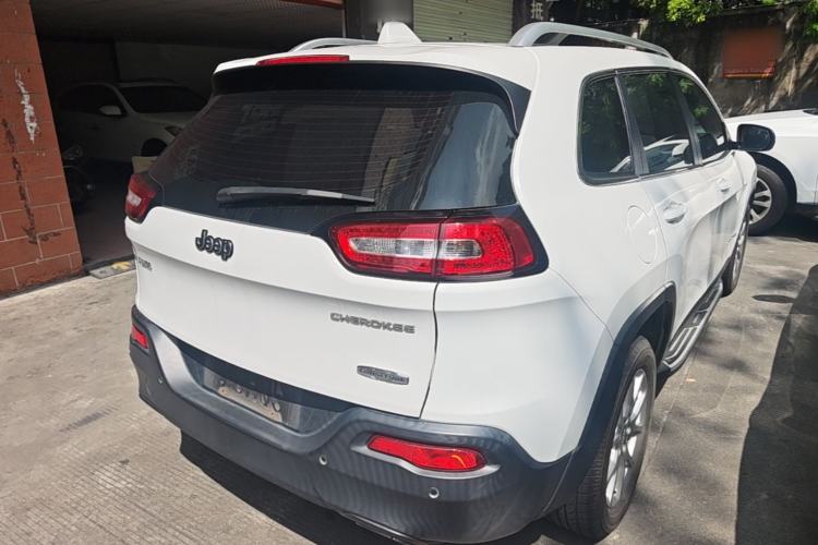 Used Jeep Cherokee 2016 2.4L Leading Edition Rear Right 45 Deg
