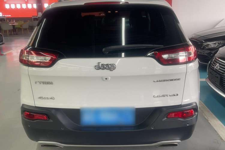 Used Jeep Cherokee 2016 2.4L Superior Edition Rear