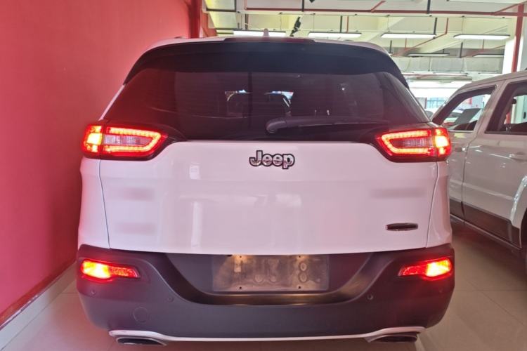 Used Jeep Cherokee 2016 2.4L Professional Edition Rear