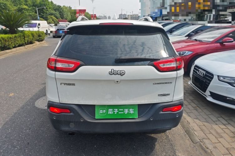 Used Jeep Cherokee 2016 2.0L Superior Edition Rear