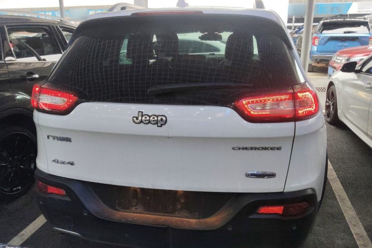 Used Jeep Cherokee 2016 2.4L Professional Edition Rear