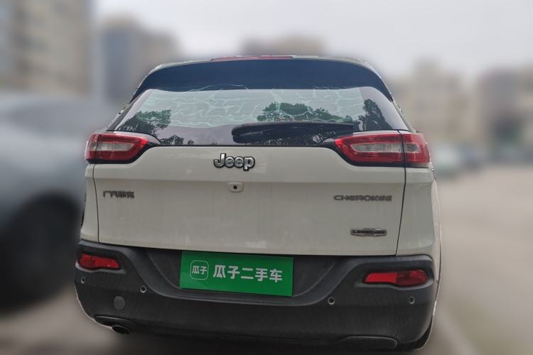 Used Jeep Cherokee 2016 2.0L Superior Edition Rear