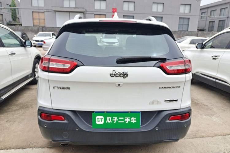 Used Jeep Cherokee 2016 2.0L Superior Edition Rear