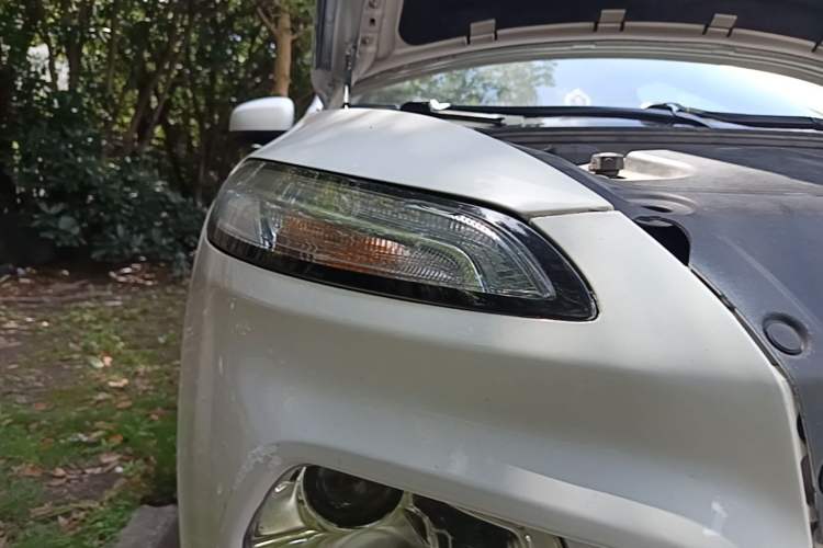 Used Jeep Cherokee 2016 2.4L Leading Edition Right Front Headlight