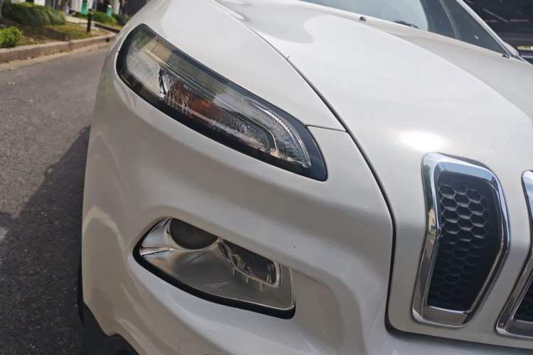 Used Jeep Cherokee 2016 2.0L Superior Edition Right Front Headlight