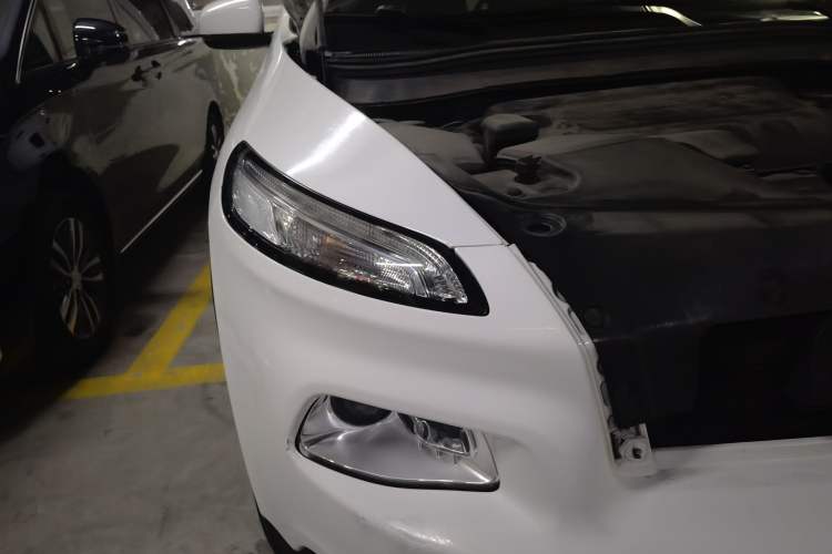 Used Jeep Cherokee 2016 2.4L Professional Smart Version Right Front Headlight
