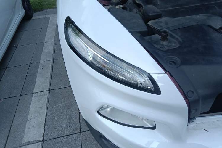 Used Jeep Cherokee 2016 2.4L Leading Smart Version Right Front Headlight