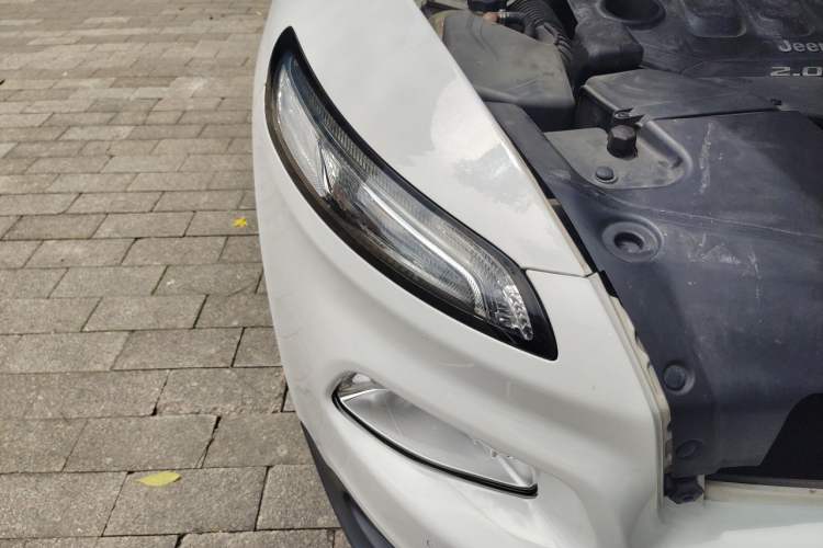 Used Jeep Cherokee 2016 2.0L Smart Version Right Front Headlight
