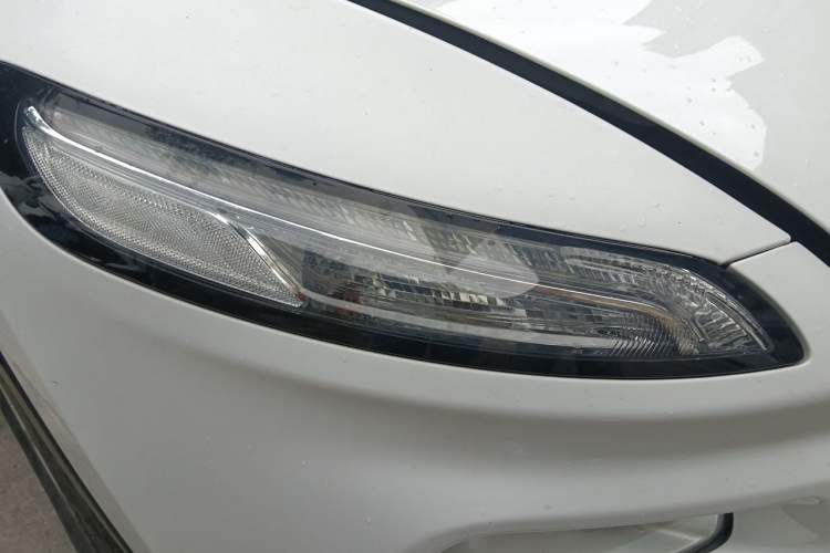 Used Jeep Cherokee 2016 2.4L Professional Smart Version Right Front Headlight