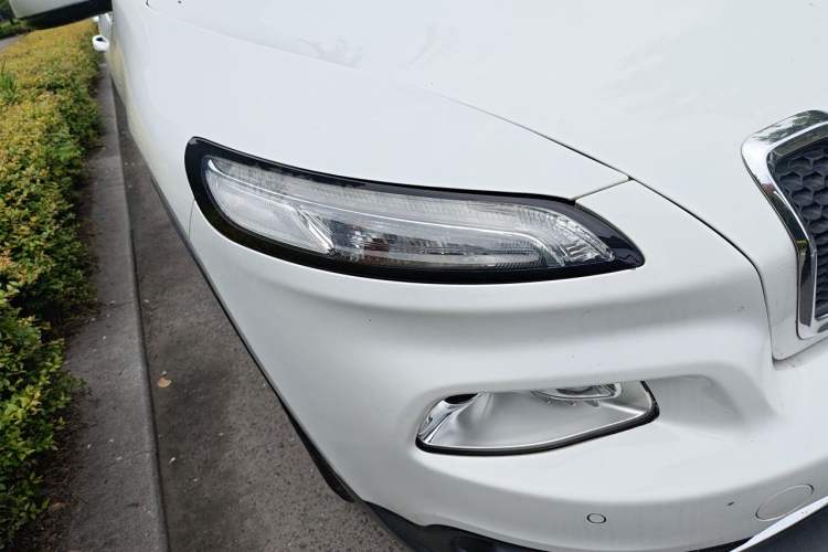 Used Jeep Cherokee 2016 2.4L Professional Edition Right Front Headlight