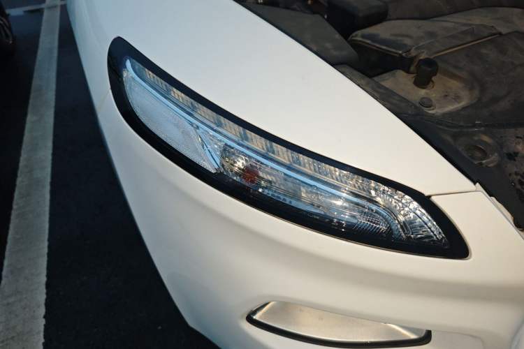 Used Jeep Cherokee 2016 2.4L Leading Edition Right Front Headlight