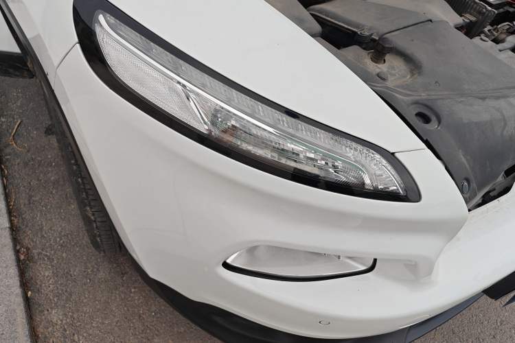 Used Jeep Cherokee 2016 2.0L Superior Edition Right Front Headlight