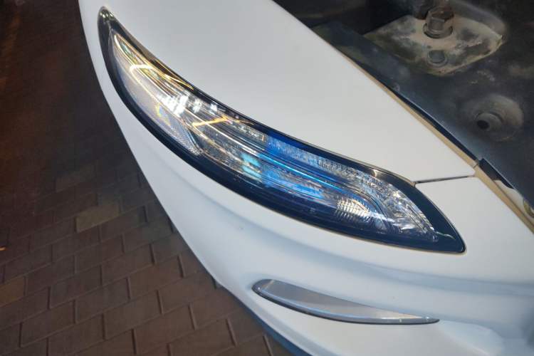 Used Jeep Cherokee 2016 2.4L Leading Smart Version Right Front Headlight
