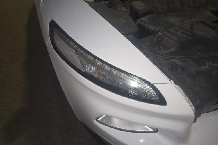 Used Jeep Cherokee 2016 2.4L Professional Edition Right Front Headlight
