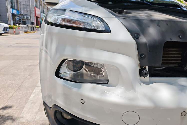 Used Jeep Cherokee 2016 2.0L Superior Edition Right Front Headlight
