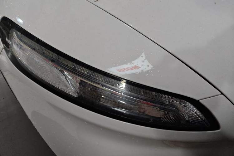 Used Jeep Cherokee 2016 2.4L All-in-One Edition Right Front Headlight