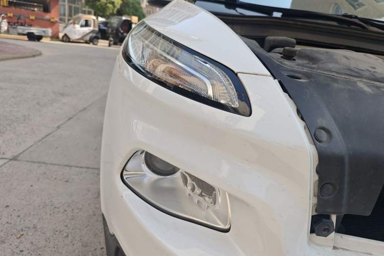 Used Jeep Cherokee 2016 2.4L Professional Smart Version Right Front Headlight