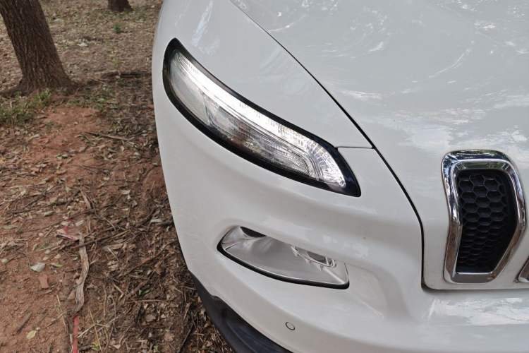 Used Jeep Cherokee 2016 2.0L Smart Version Right Front Headlight