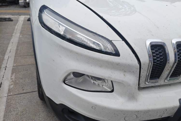 Used Jeep Cherokee 2016 2.0L Superior Edition Right Front Headlight