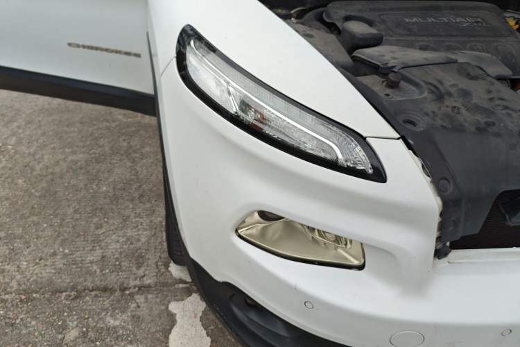 Used Jeep Cherokee 2016 2.4L Professional Smart Version Right Front Headlight