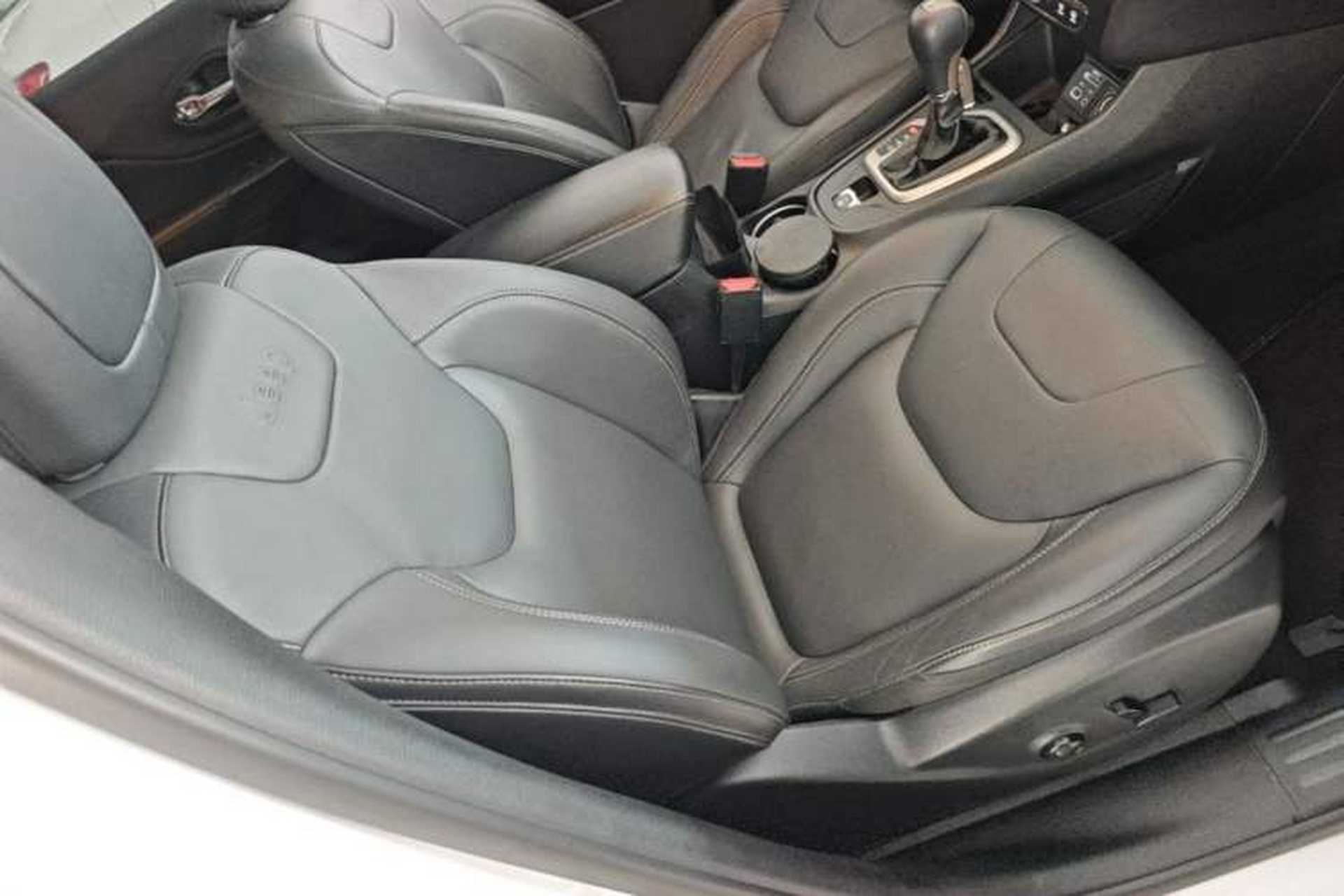 Used Jeep Cherokee 2016 2.4L Leading Edition Right Front Seat