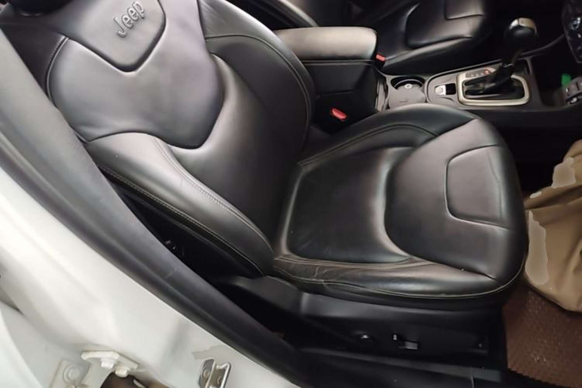 Used Jeep Cherokee 2016 2.0L Superior Edition Right Front Seat