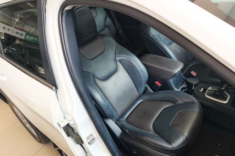 Used Jeep Cherokee 2016 2.4L Professional Edition Right Front Seat