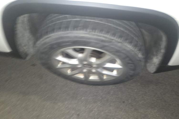 Used Jeep Cherokee 2016 2.4L Professional Edition Right Front Wheel Hub