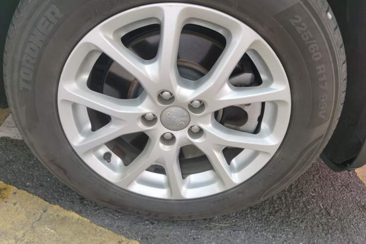Used Jeep Cherokee 2016 2.4L Leading Edition Right Front Wheel Hub