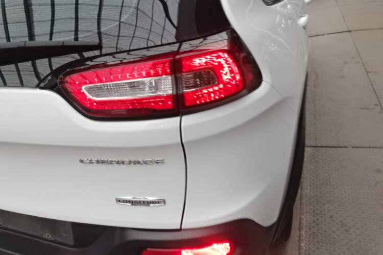 Used Jeep Cherokee 2016 2.4L Leading Edition Right Rear Taillight