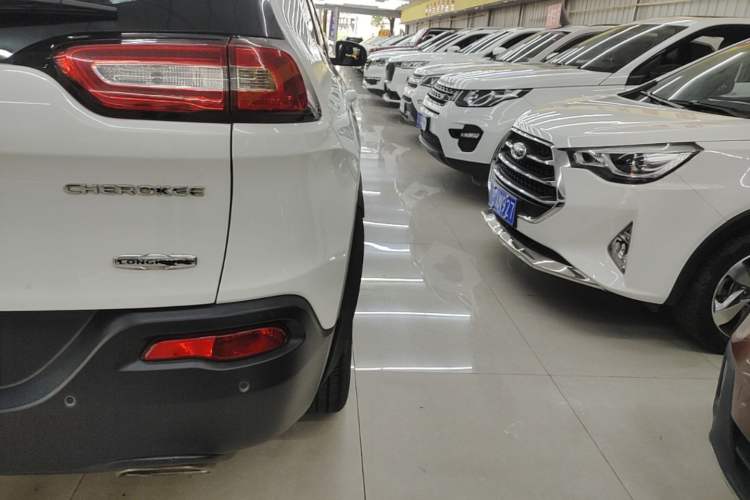 Used Jeep Cherokee 2016 2.4L Leading Edition Right Rear Taillight