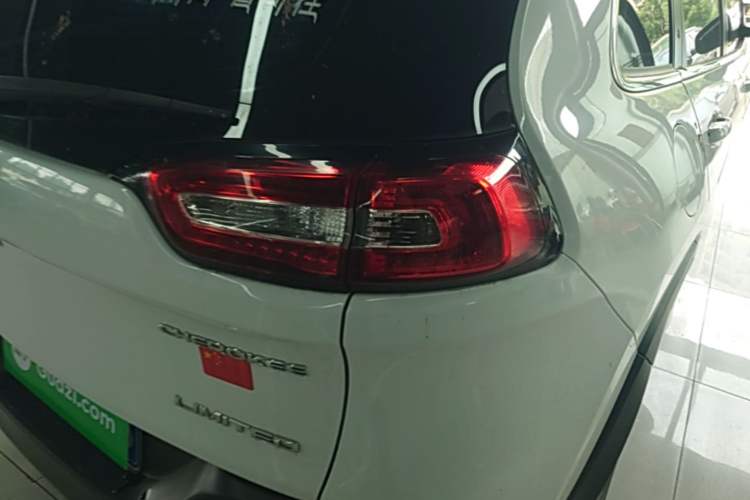 Used Jeep Cherokee 2016 2.4L Superior Edition Right Rear Taillight