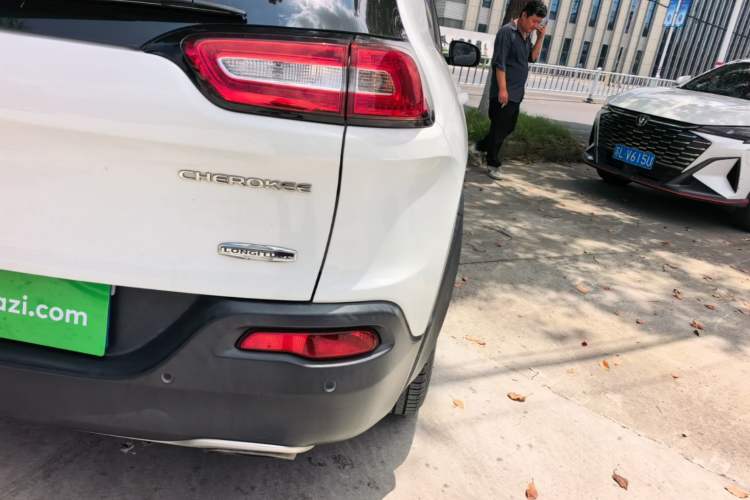 Used Jeep Cherokee 2016 2.4L Professional Edition Right Rear Taillight