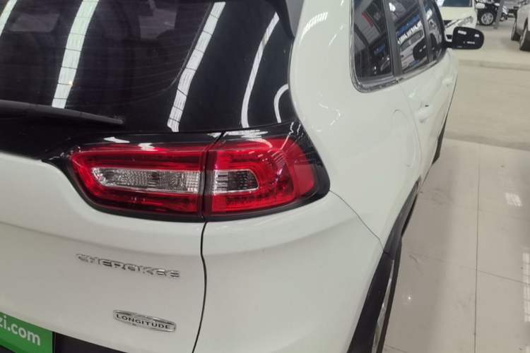 Used Jeep Cherokee 2016 2.4L Leading Edition Right Rear Taillight